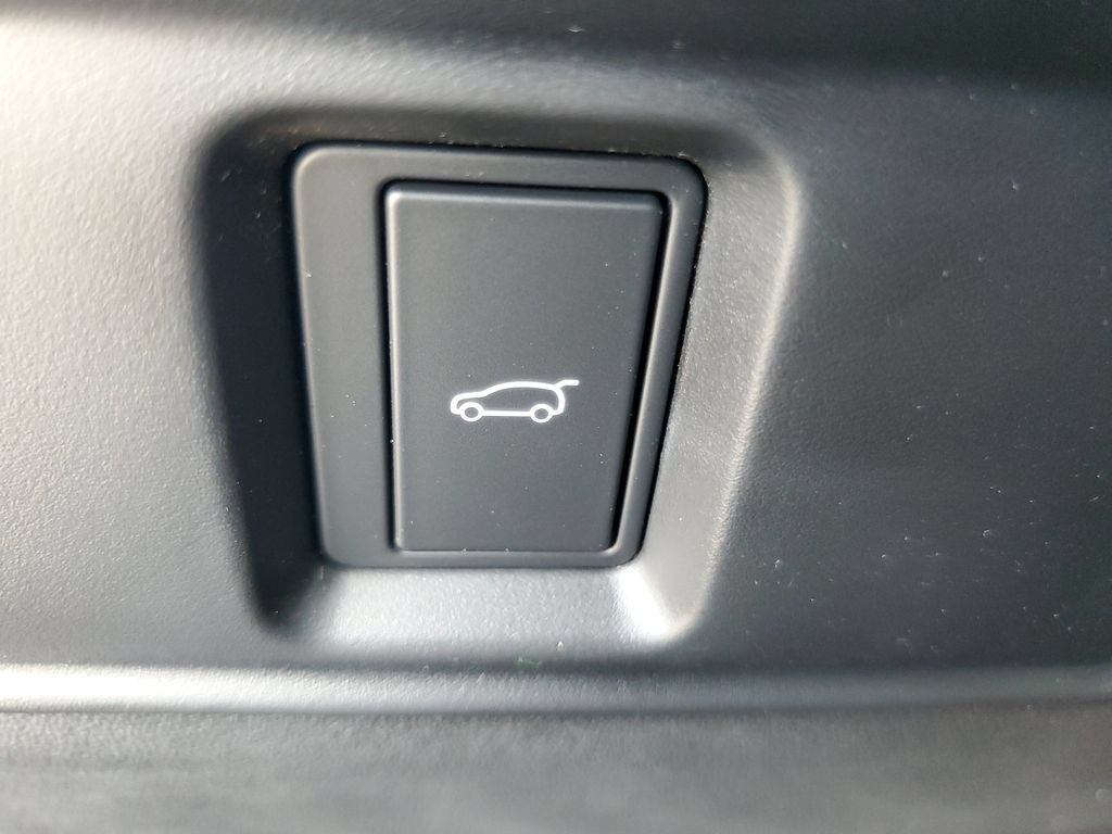 Used 2026 Land Rover Discovery Sport Landmark AWD/4WD image 16