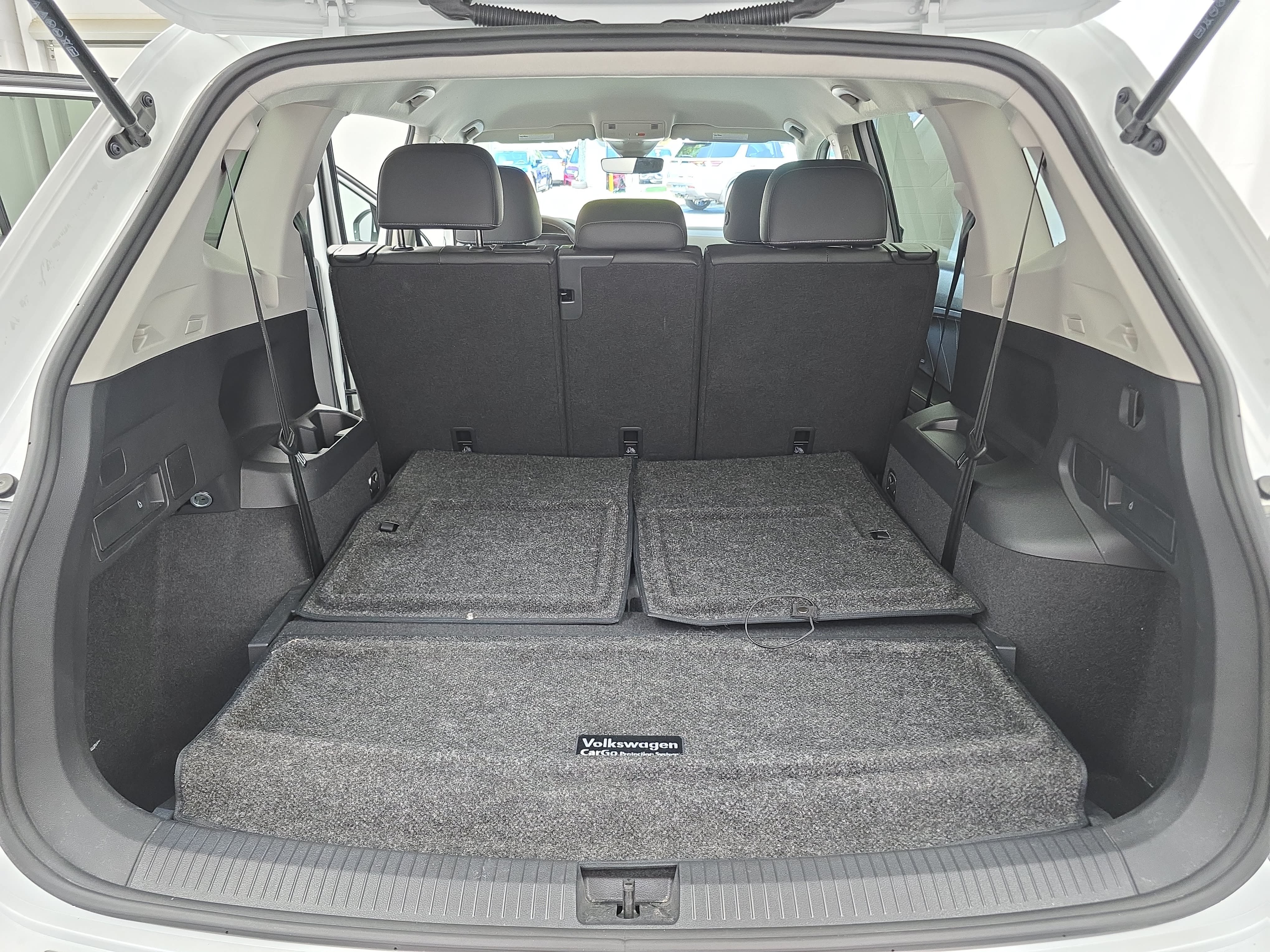 Used 2023 Volkswagen Tiguan SE FWD image 13