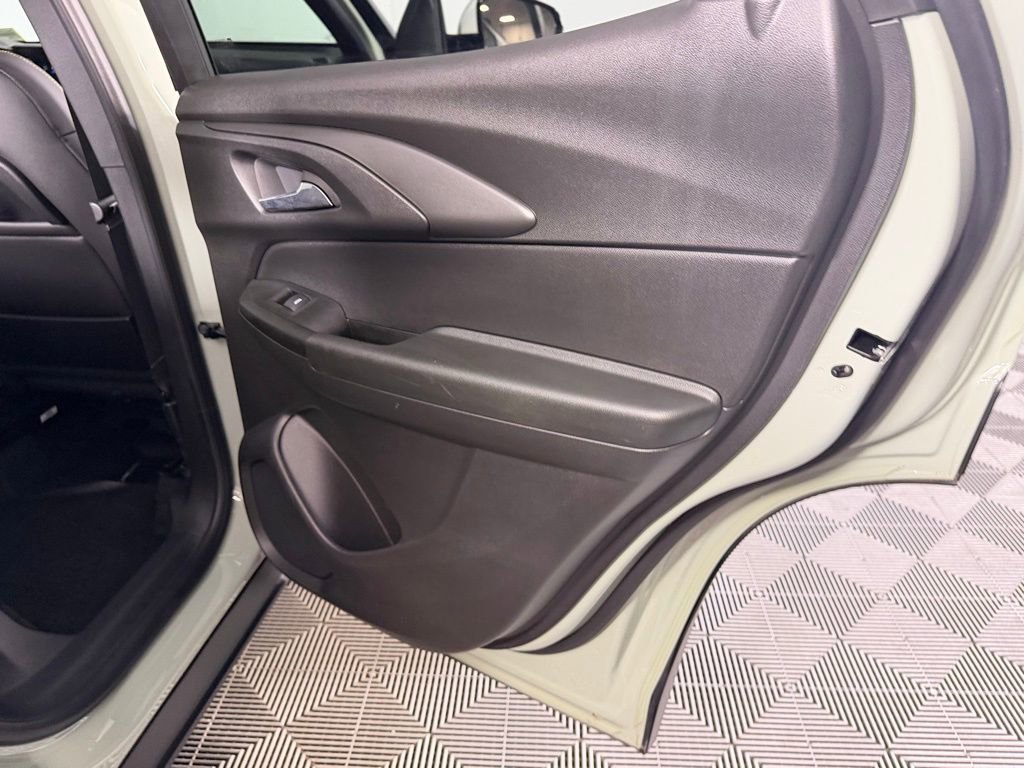 Used 2024 Chevrolet TrailBlazer ACTIV w/ Convenience Package FWD image 32