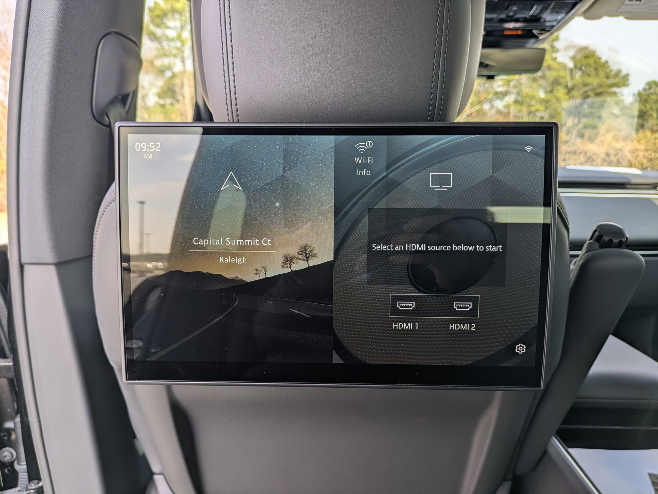 Used 2025 Land Rover Range Rover Long Wheelbase Autobiography image 26