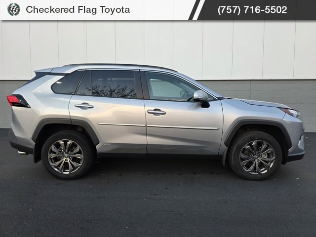 Used 2024 Toyota RAV4 XLE Premium image 9