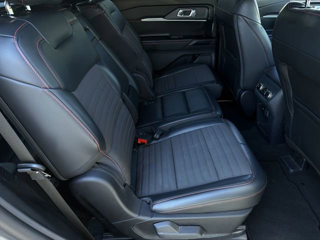 Used 2025 Ford Explorer ST-Line w/ ST-Line Street Pack AWD/4WD image 36