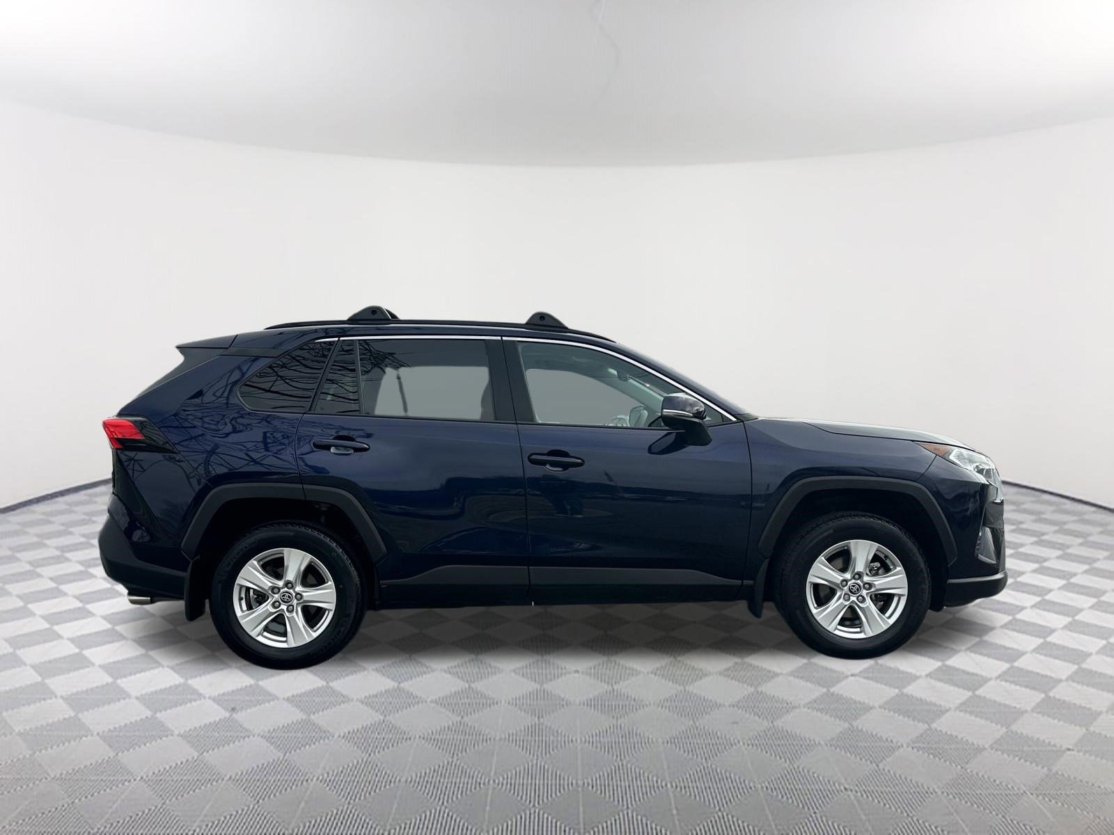 Used 2021 Toyota RAV4 XLE w/ Convenience Package image 6