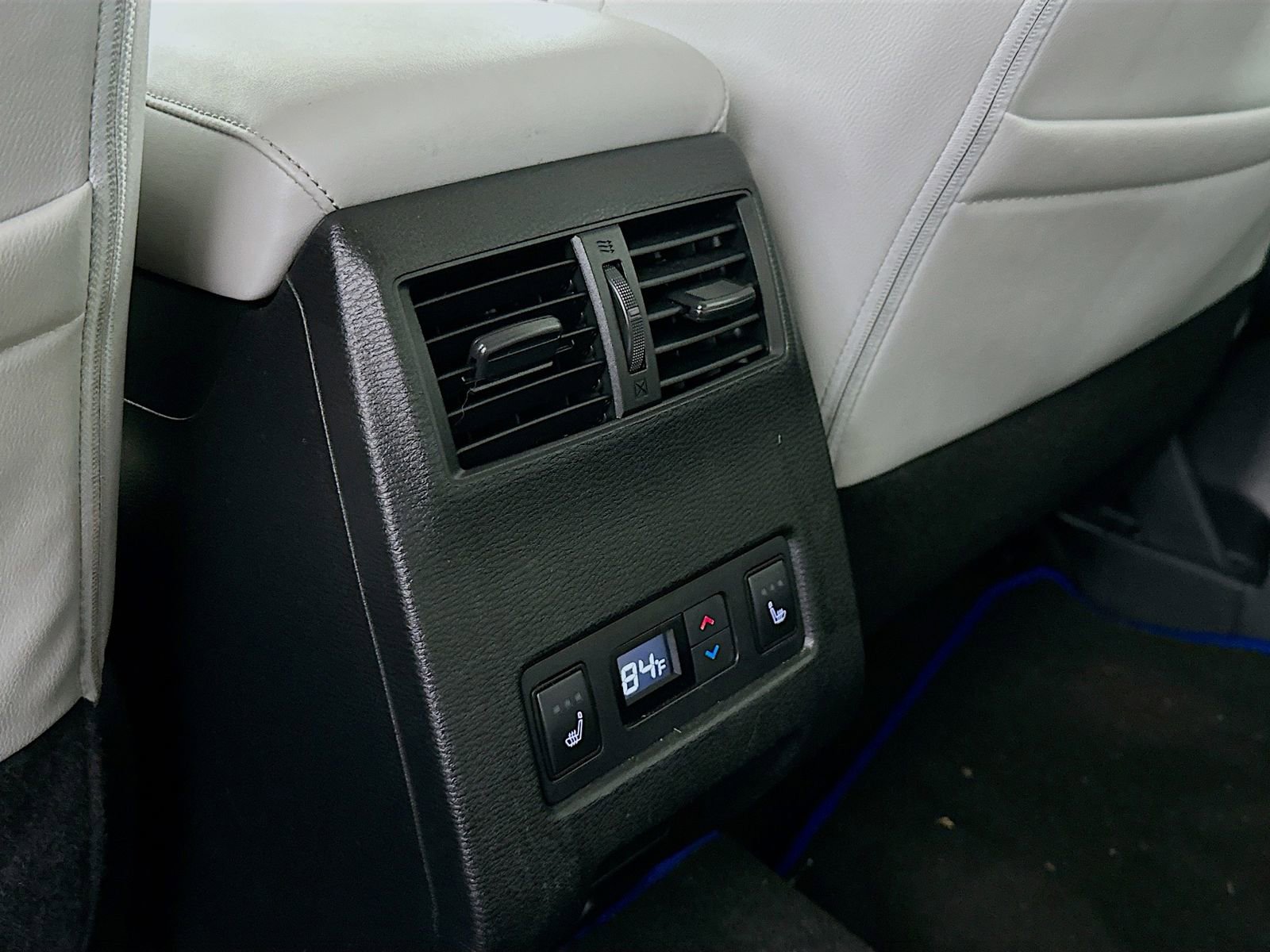 Used 2024 Mitsubishi Outlander SEL Black Edition image 26