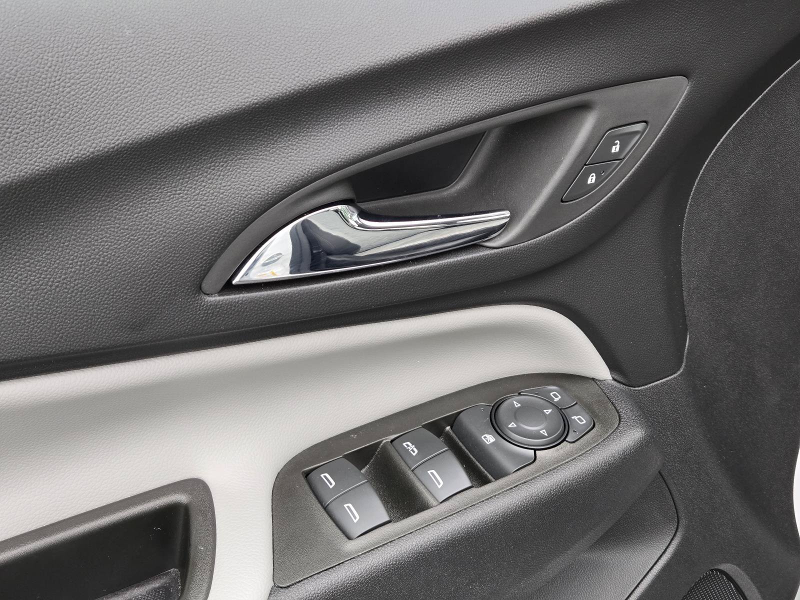 Used 2023 Chevrolet Equinox LS w/ LS Convenience Package FWD image 15