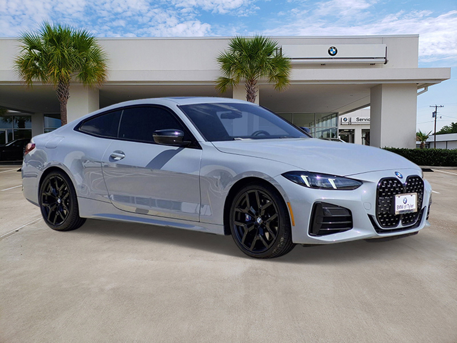 Used 2025 BMW 430i Coupe w/ M Sport Package RWD image 3