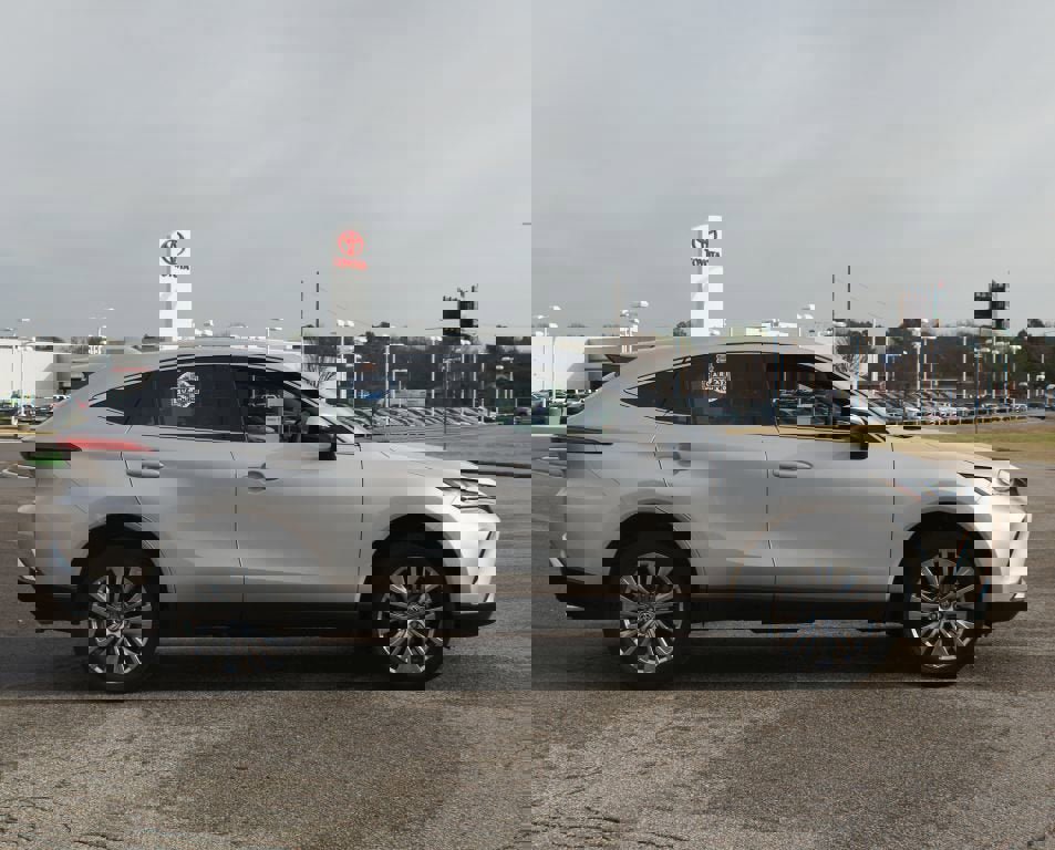 Used 2023 Toyota Venza Limited image 23