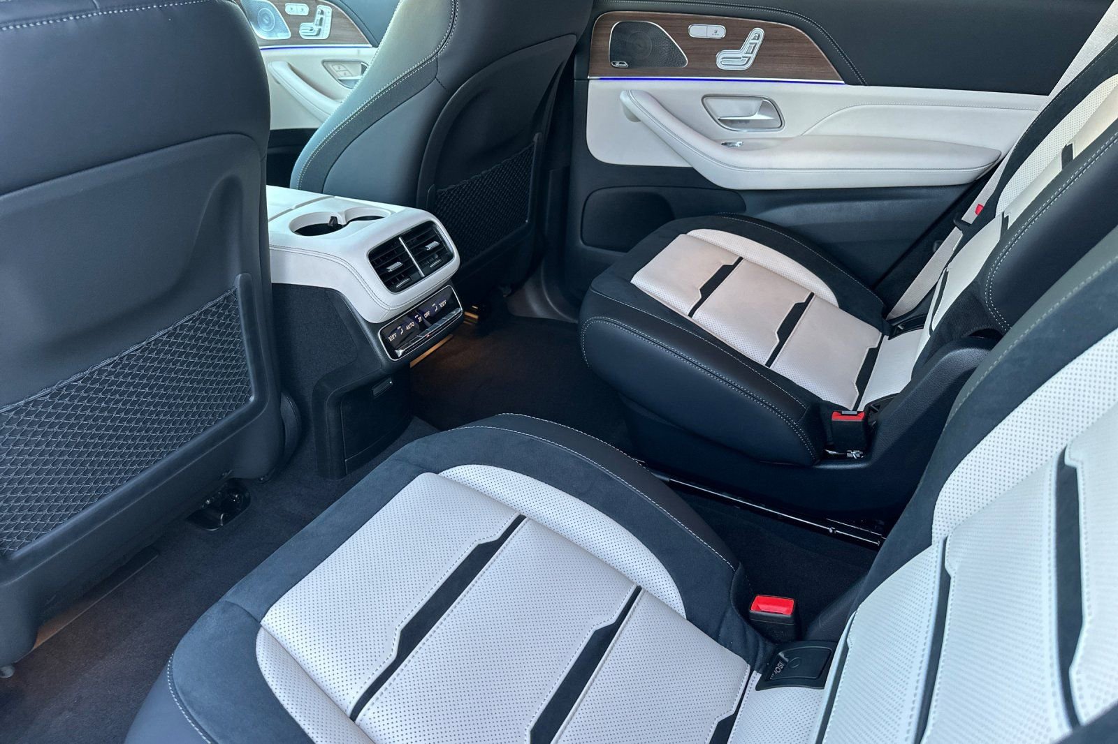 New 2026 Mercedes-Benz GLS 63 AMG 4MATIC image 10