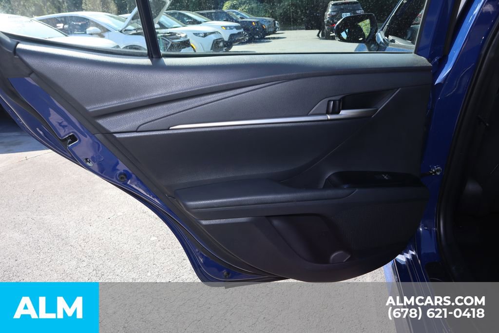Used 2025 Toyota Camry SE image 19