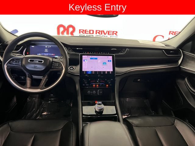 Used 2023 Jeep Grand Cherokee Limited w/ Black Appearance Package RWD image 14
