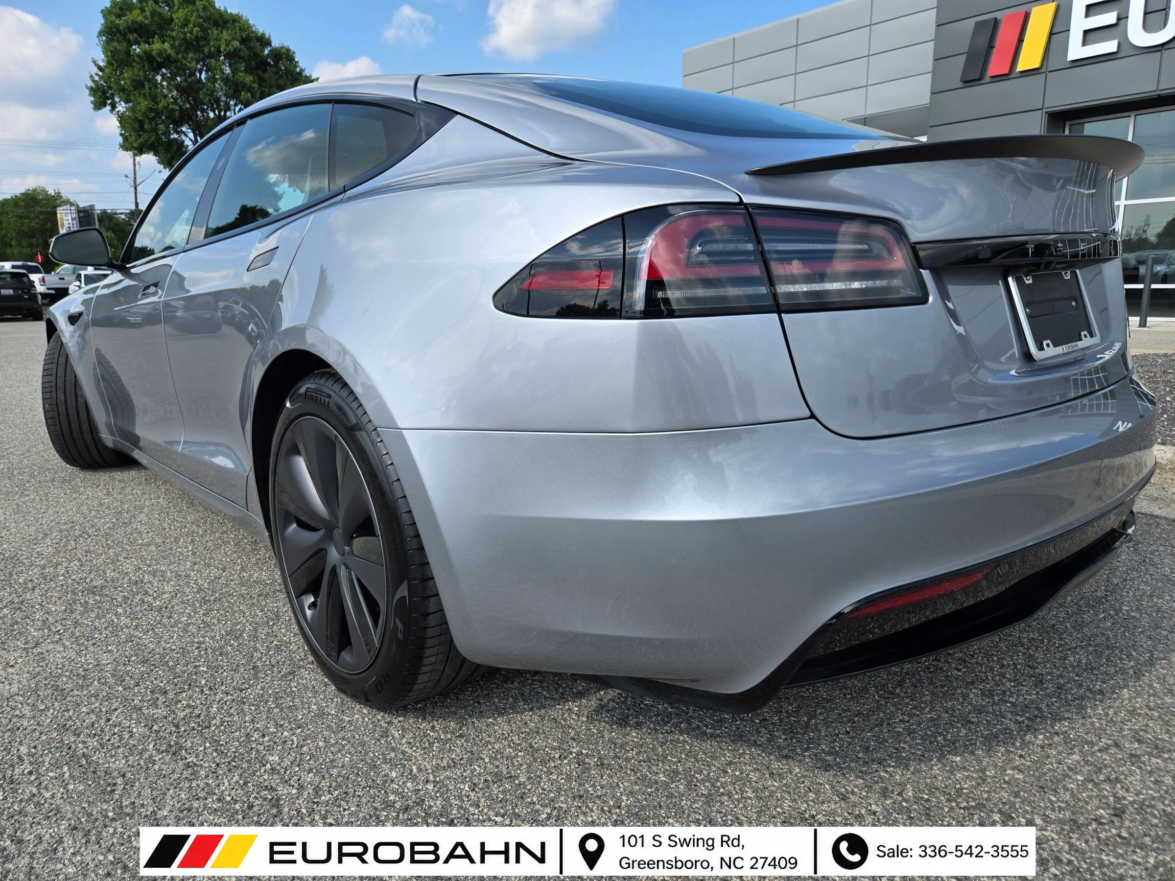 Used 2024 Tesla Model S Plaid AWD/4WD image 3