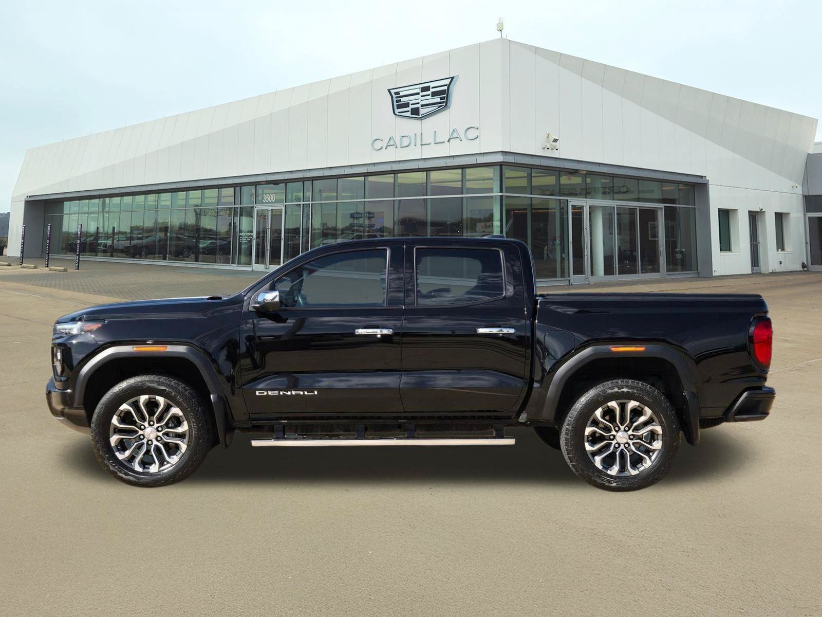 Used 2023 GMC Canyon Denali AWD/4WD image 3