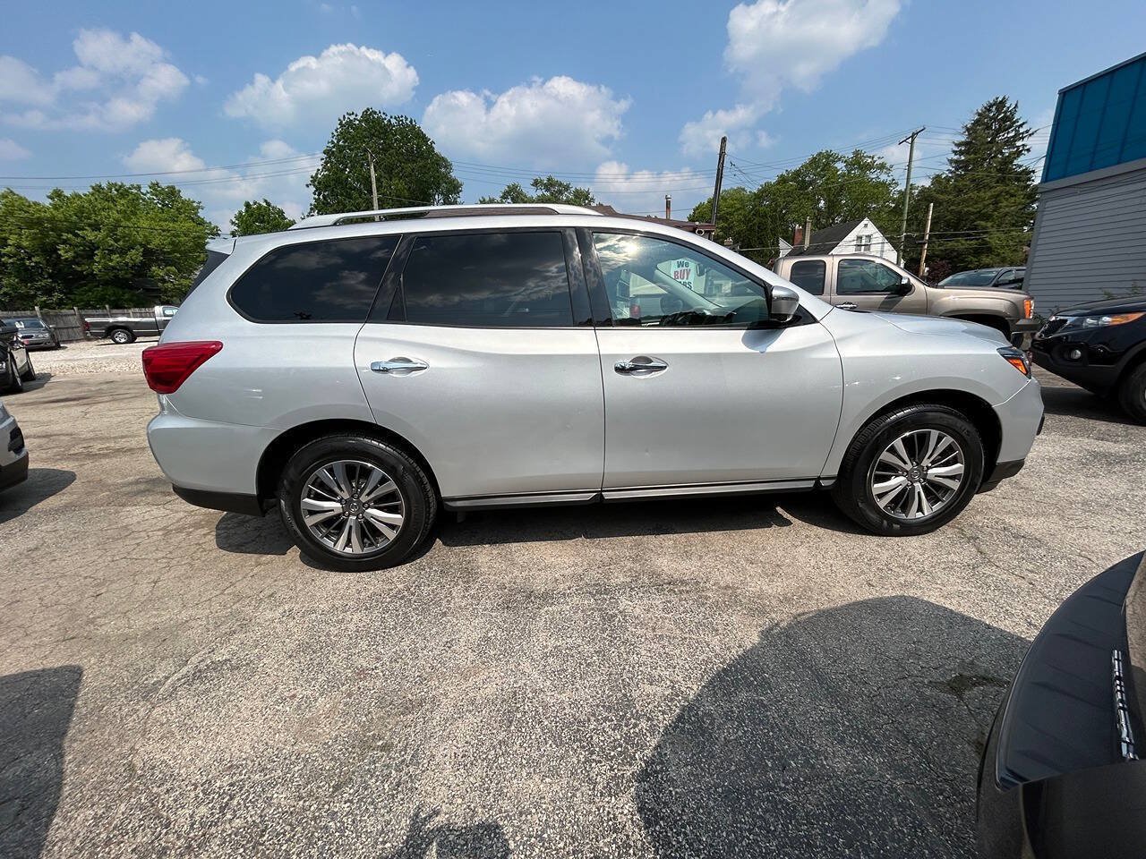 Used 2019 Nissan Pathfinder SL AWD/4WD image 13