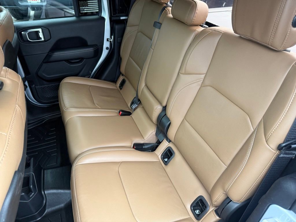 Used 2023 Jeep Gladiator Rubicon w/ Cold Weather Group image 39