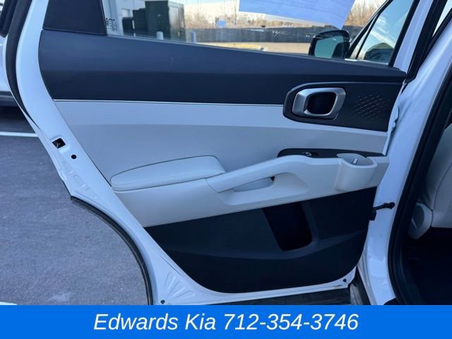 New 2025 Kia Sorento S image 13