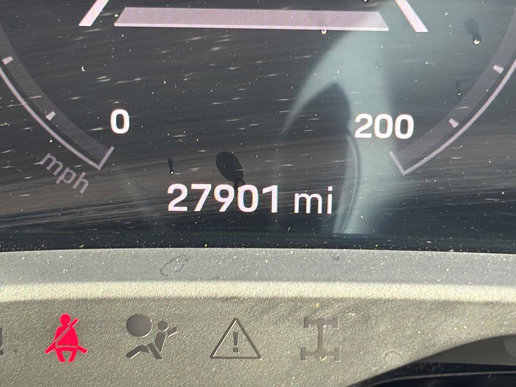 Used 2021 Porsche Taycan 4S image 29