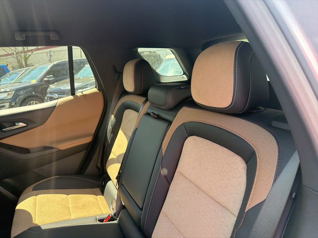 Used 2025 Chevrolet Equinox ACTIV FWD image 11