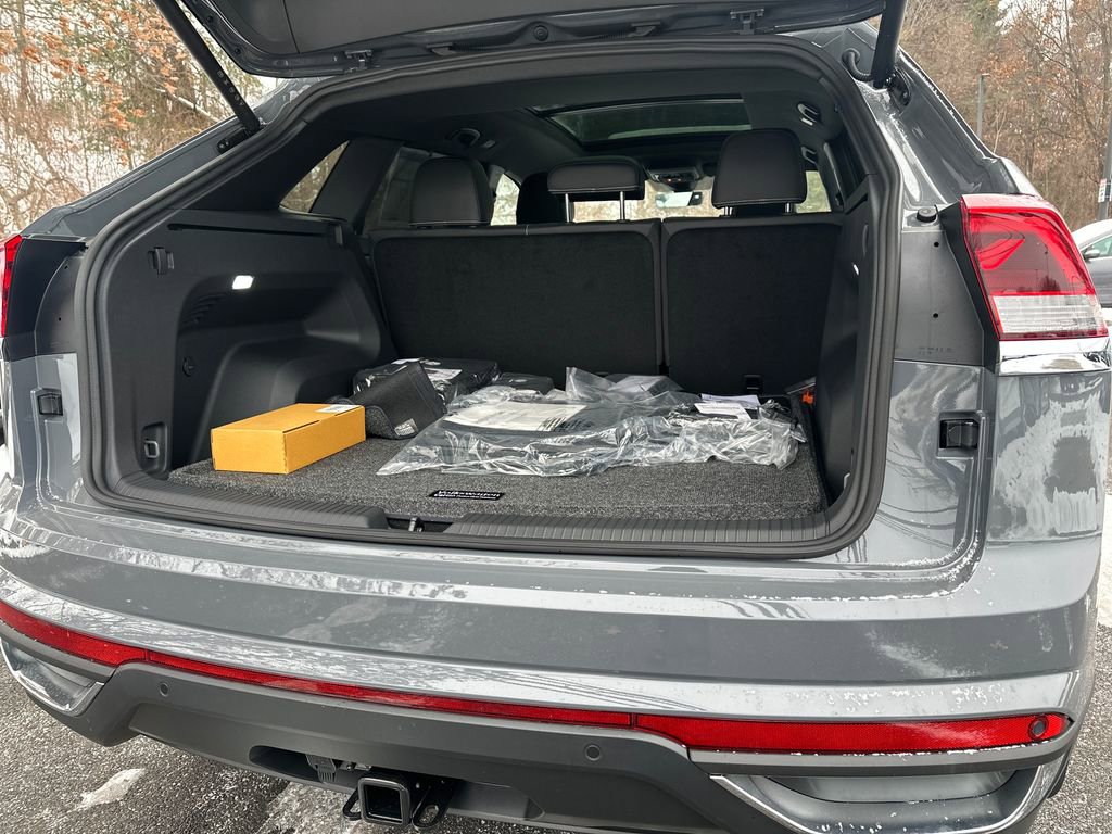 New 2026 Volkswagen Atlas Cross Sport SE image 15