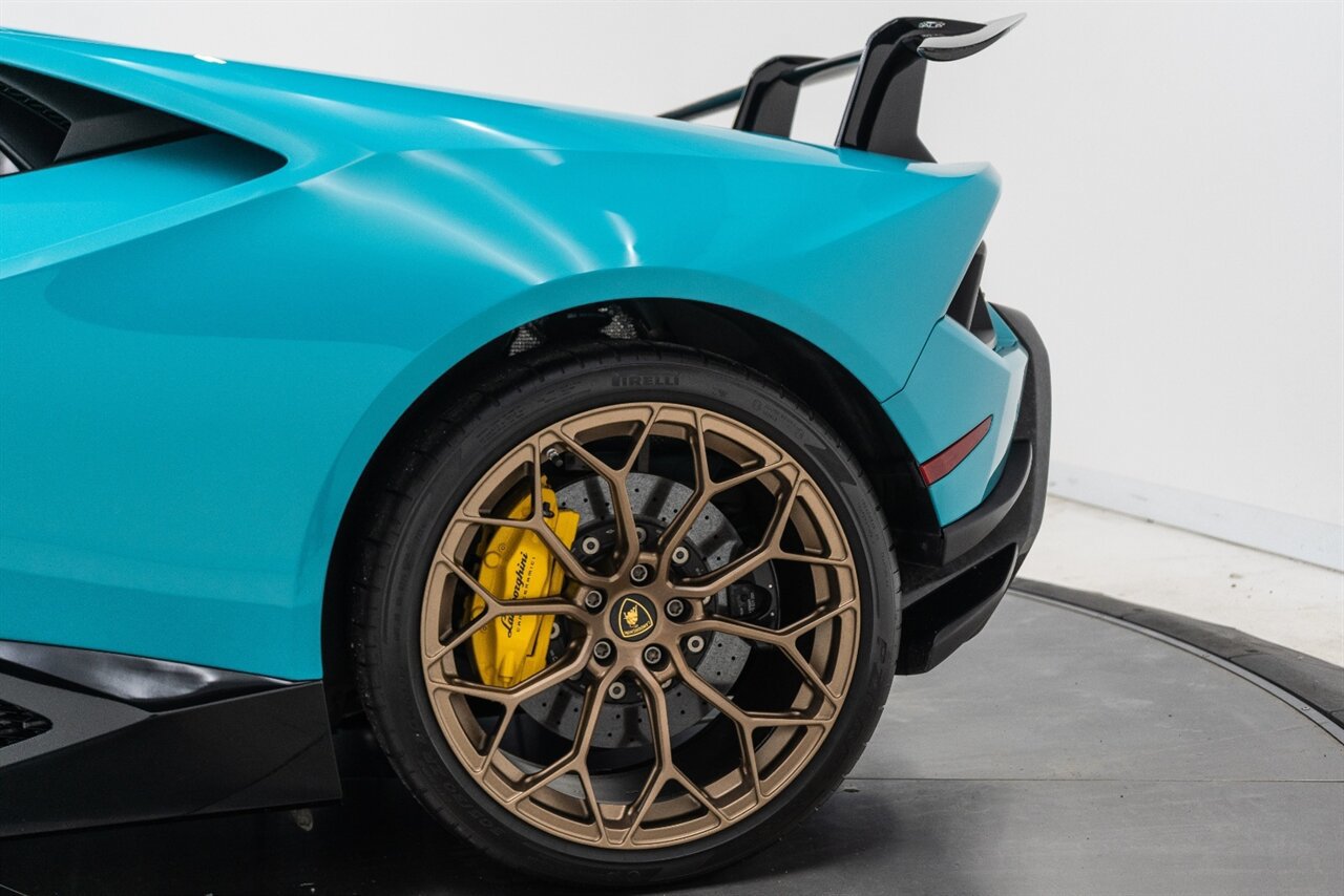 Used 2019 Lamborghini Huracan Performante AWD/4WD image 35