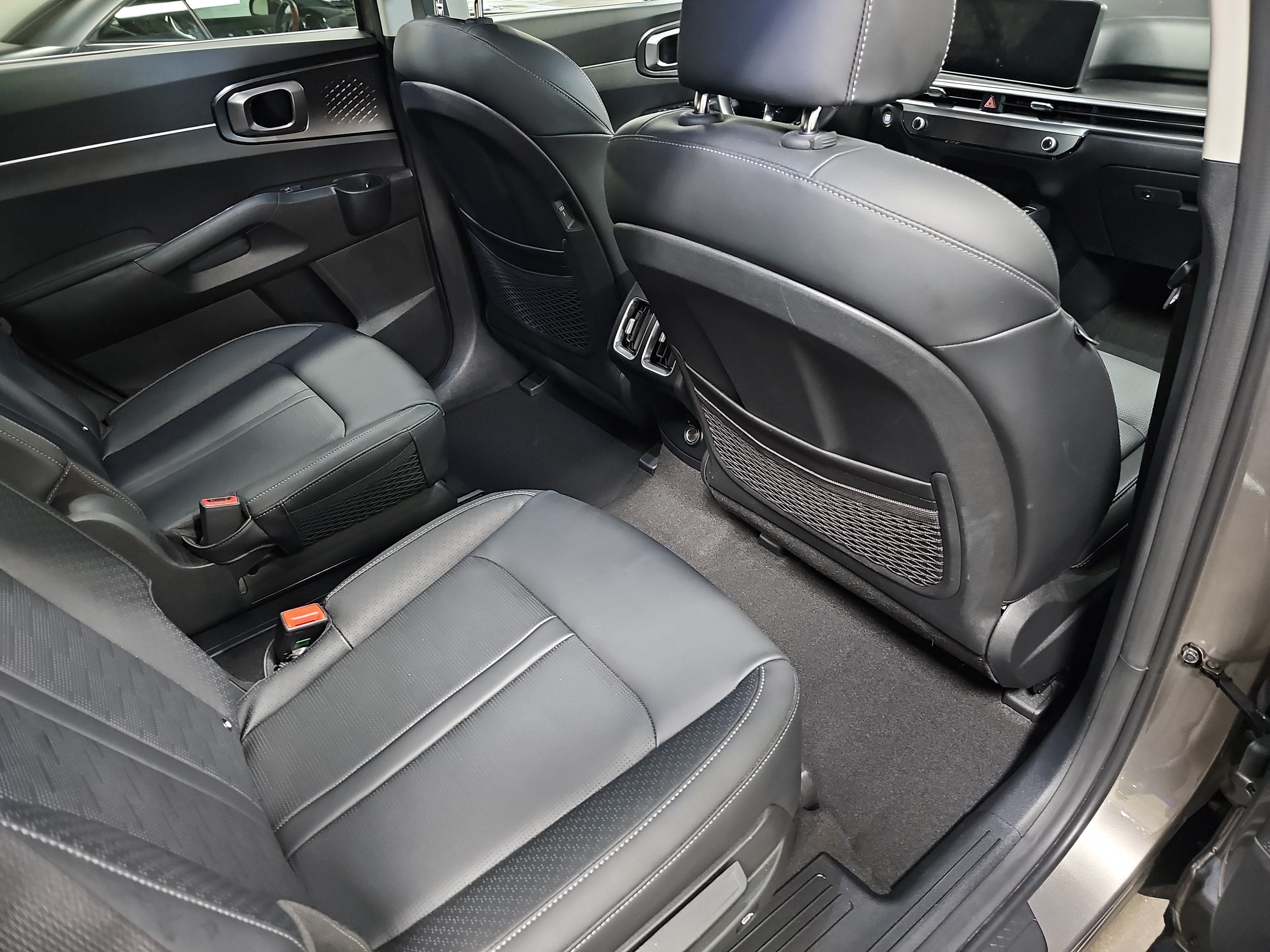 Used 2025 Kia Sorento EX AWD/4WD image 11