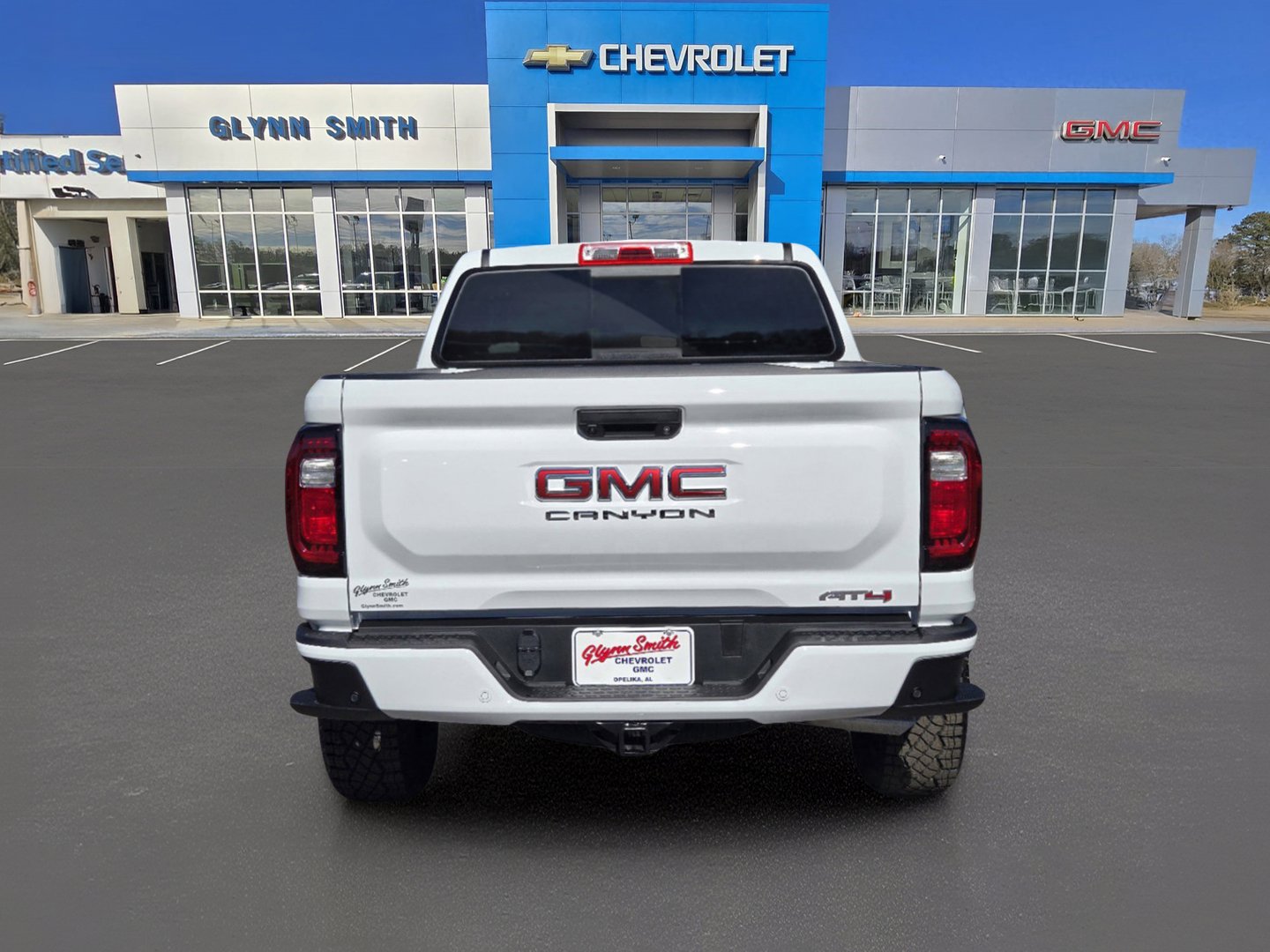 Used 2024 GMC Canyon AT4 w/ Technology Package AWD/4WD image 6