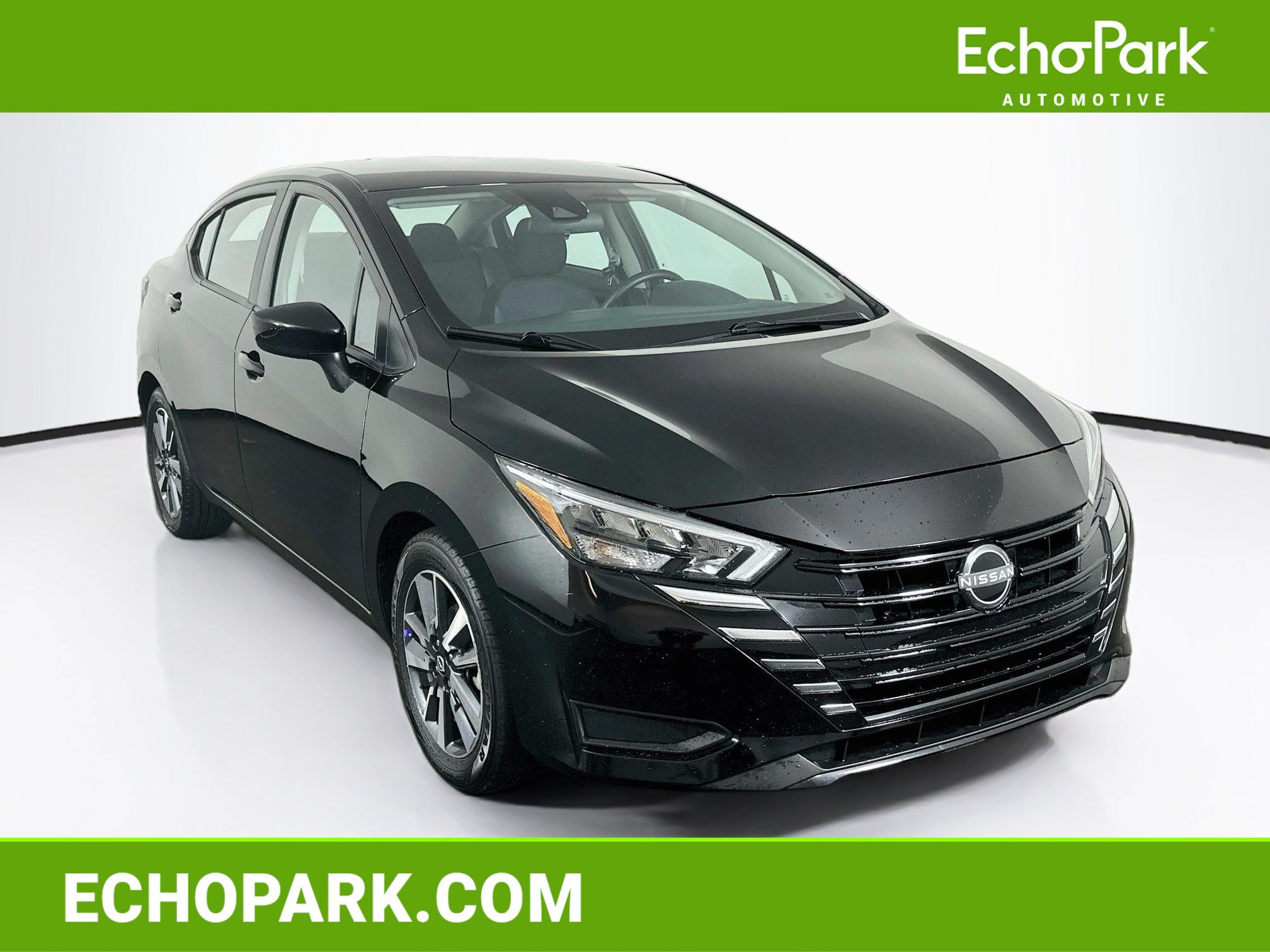 Used 2025 Nissan Versa SV FWD image 1