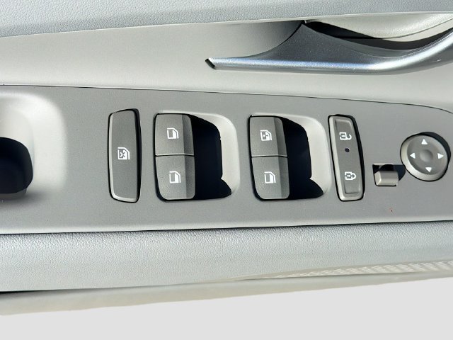 Certified 2026 Hyundai Elantra Sport FWD image 18