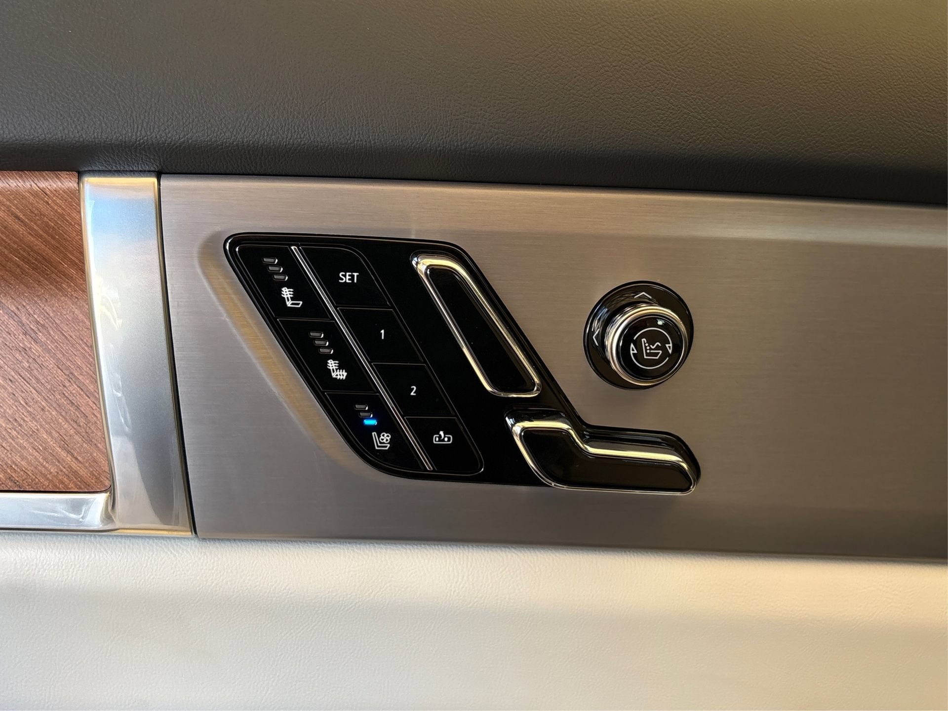 New 2027 Cadillac Vistiq Sport AWD/4WD image 30