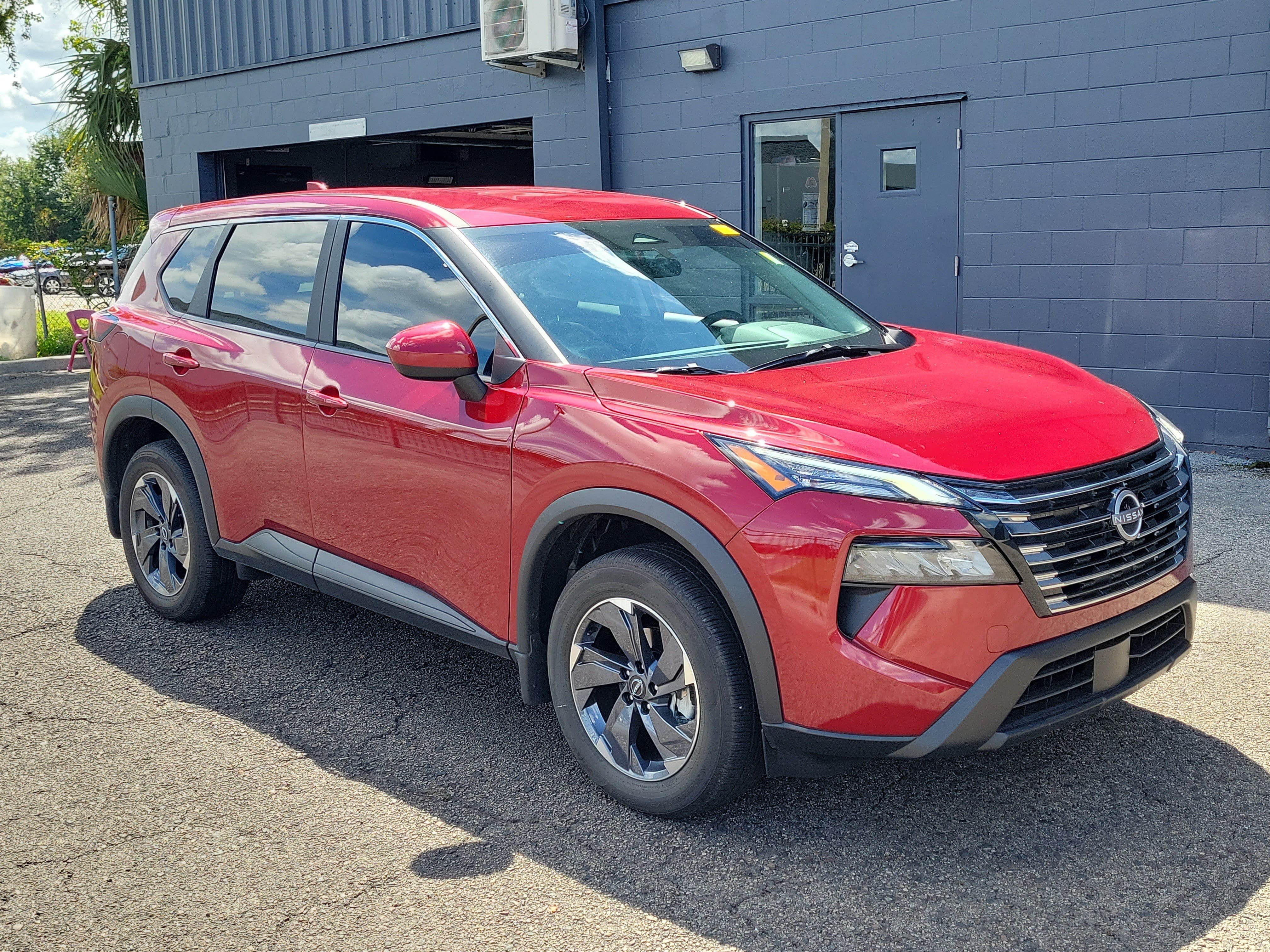 Certified 2026 Nissan Rogue SV FWD image 3