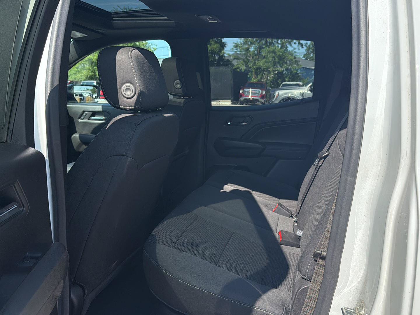 Used 2024 Chevrolet Colorado LT w/ LT Convenience Package II AWD/4WD image 10