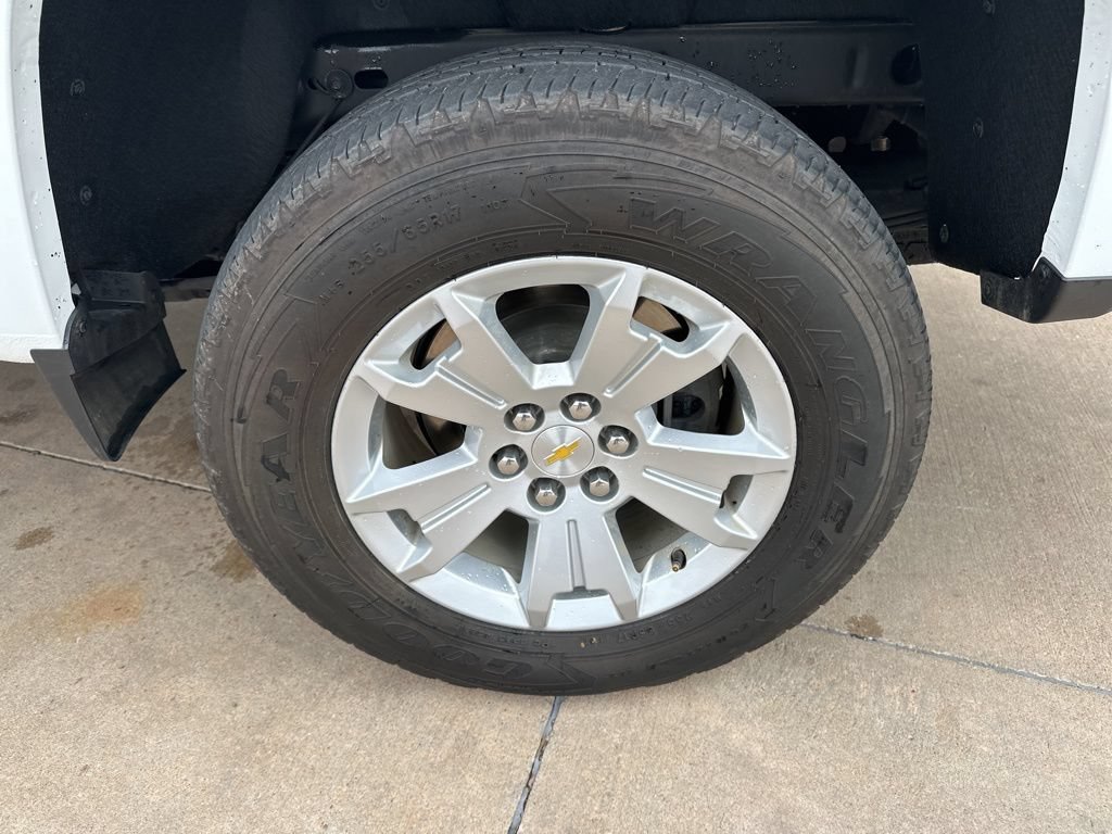 Used 2022 Chevrolet Colorado LT w/ Fleet Safety Package RWD image 8