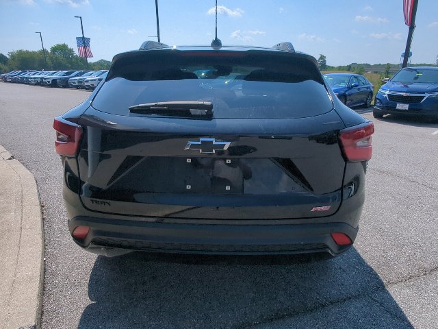 Used 2025 Chevrolet Trax RS w/ Sunroof Package FWD image 29
