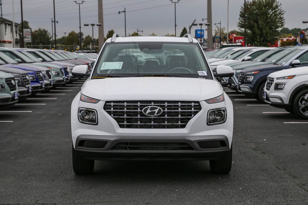 Used 2026 Hyundai Venue SEL FWD image 3
