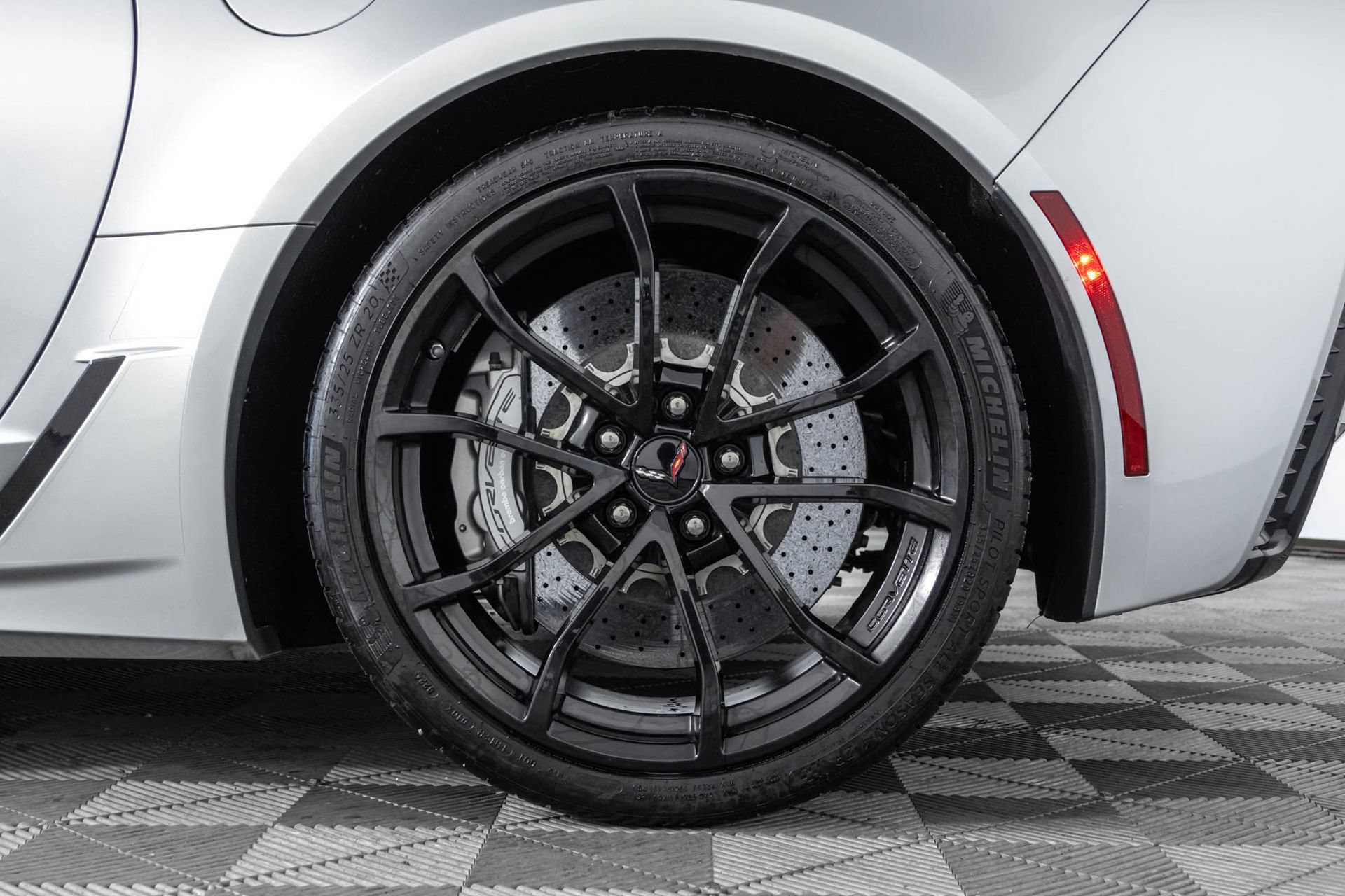 Used 2018 Chevrolet Corvette Grand Sport w/ Z07 Performance Package RWD image 41