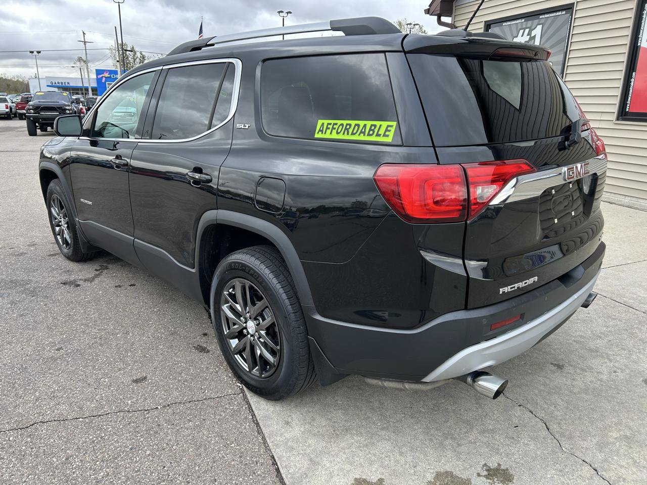 Used 2017 GMC Acadia SLT AWD/4WD image 7
