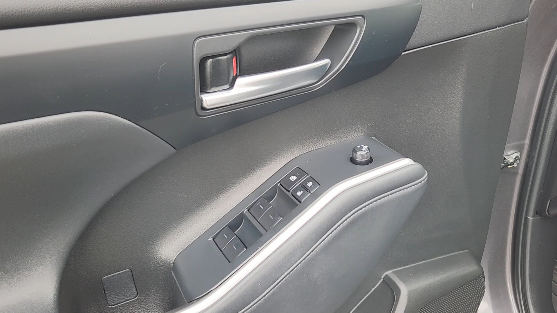 Used 2022 Toyota Highlander XSE FWD image 7