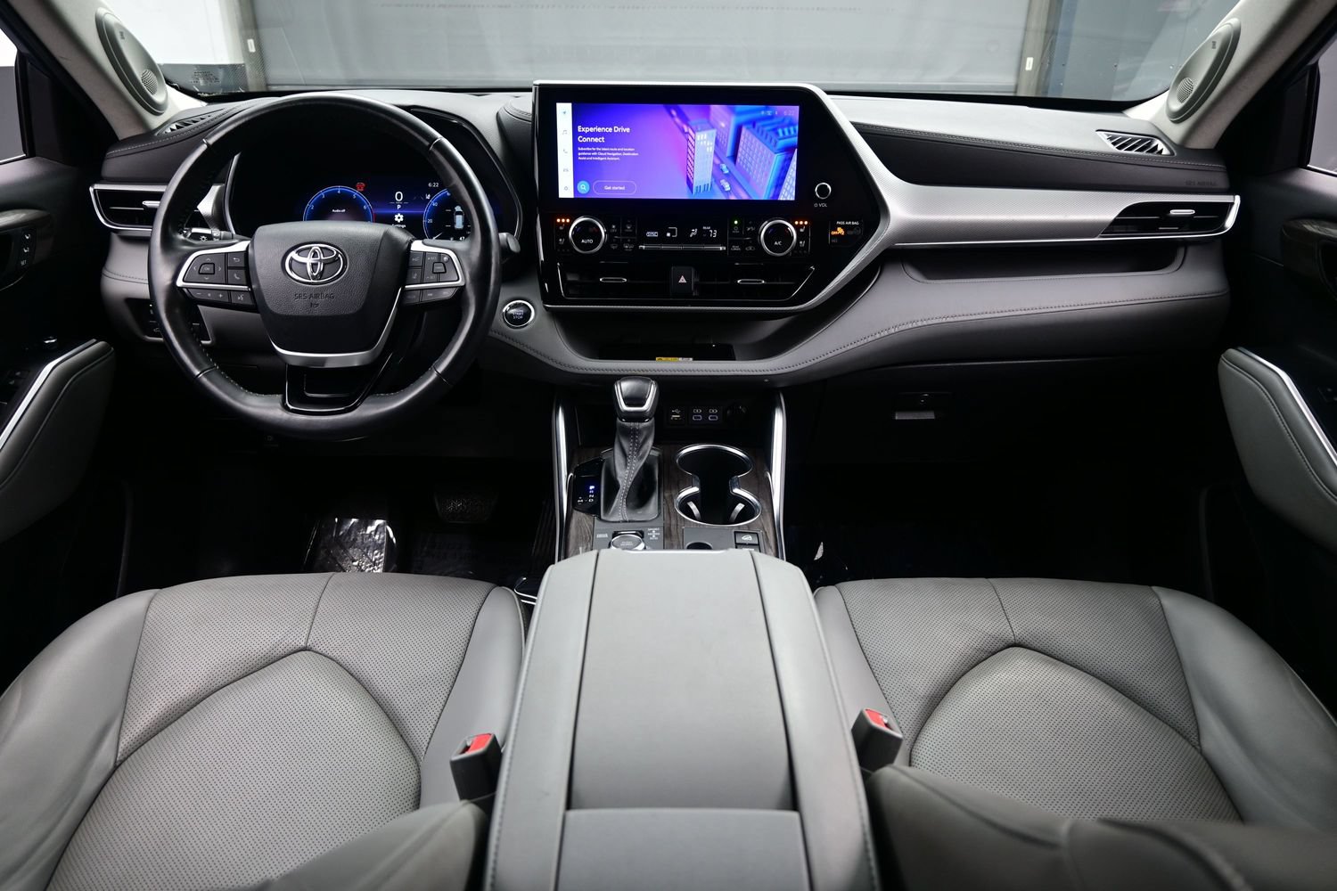 Used 2023 Toyota Highlander Platinum AWD/4WD image 19