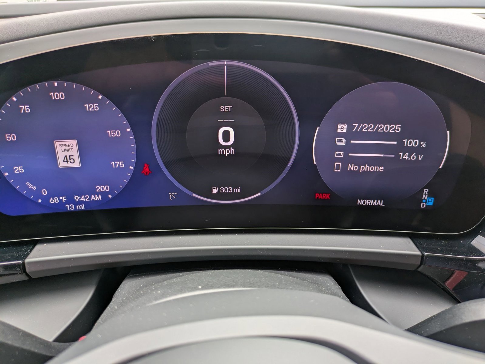 New 2025 Porsche Macan 4 Electric image 16