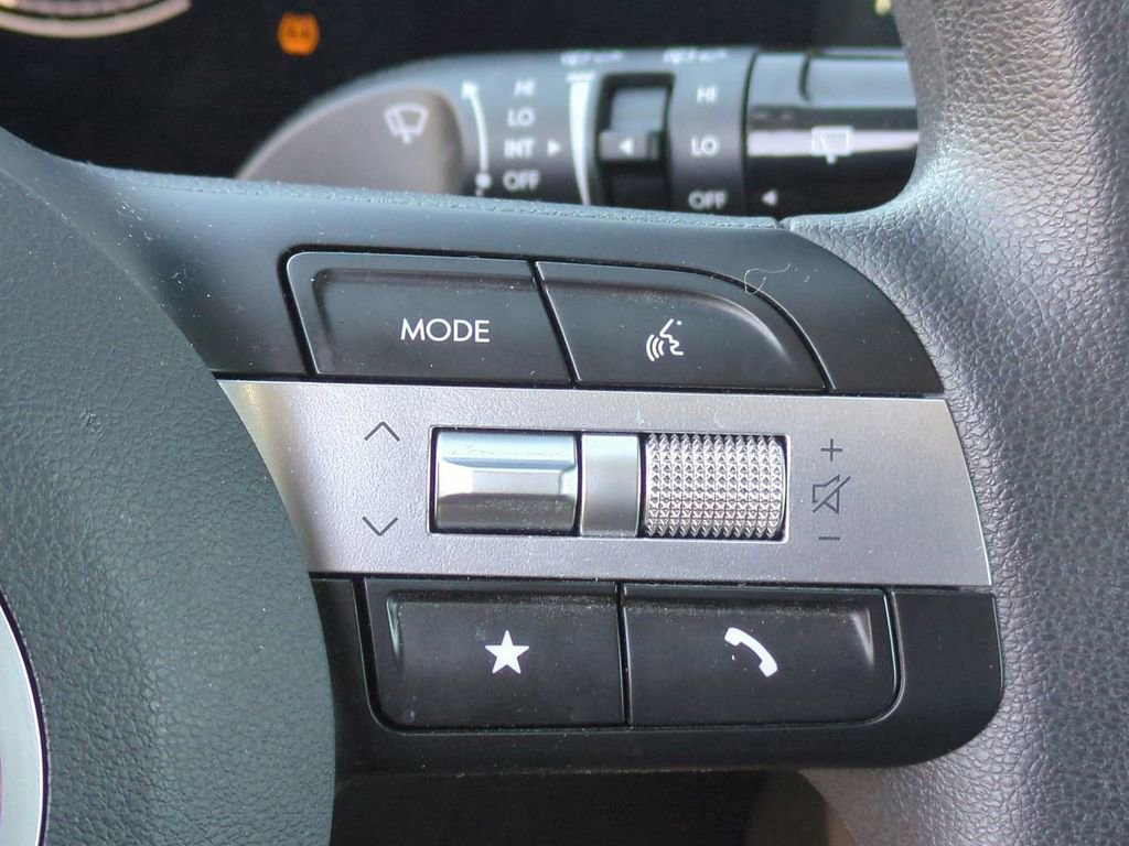 Certified 2025 Hyundai Tucson SE AWD/4WD image 15