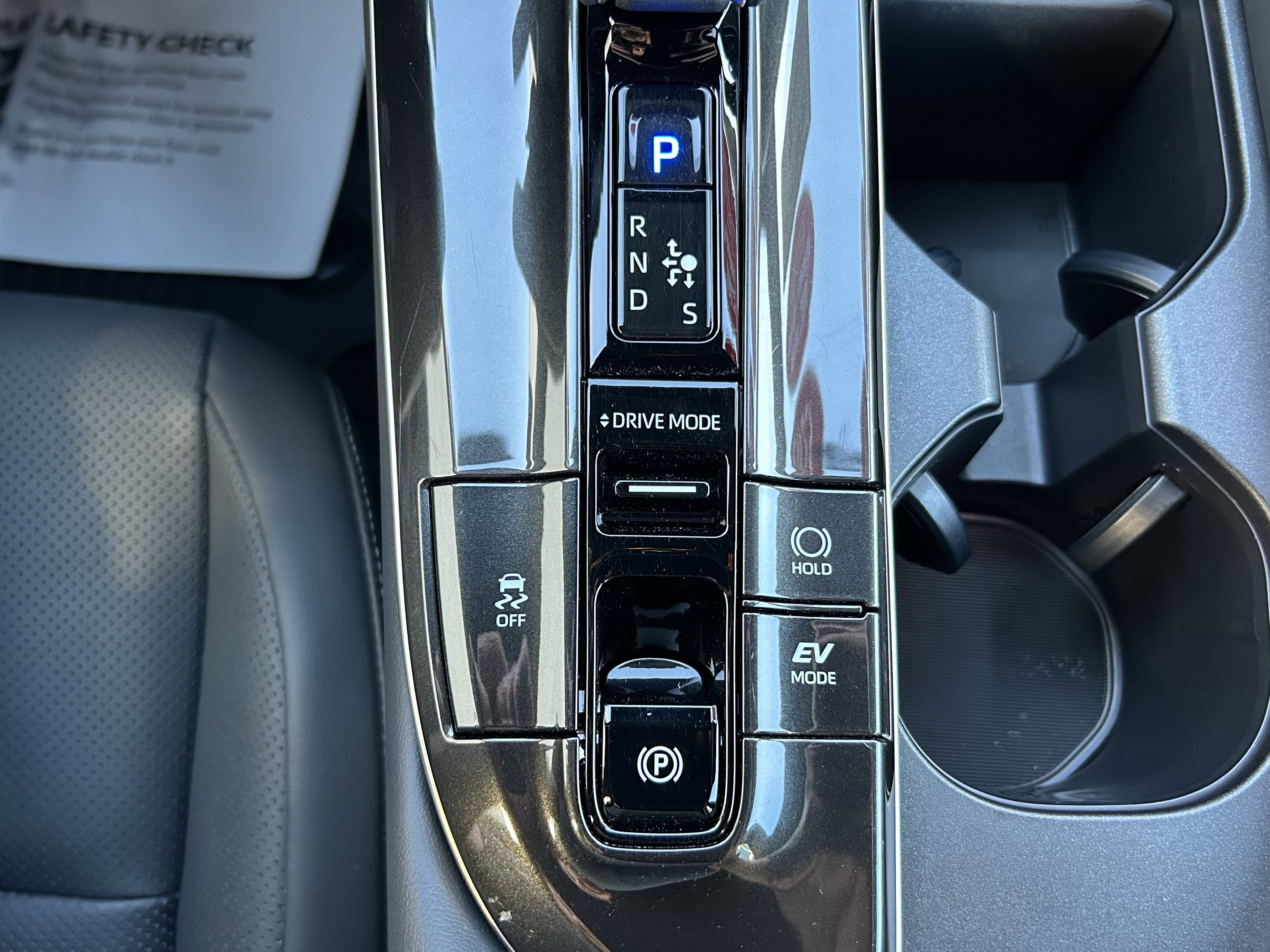 Certified 2025 Toyota Crown Signia AWD/4WD image 35