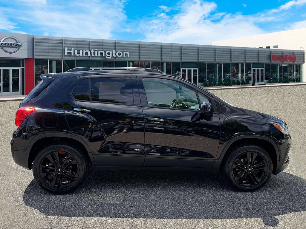 Used 2018 Chevrolet Trax LT w/ Redline Edition AWD/4WD image 9