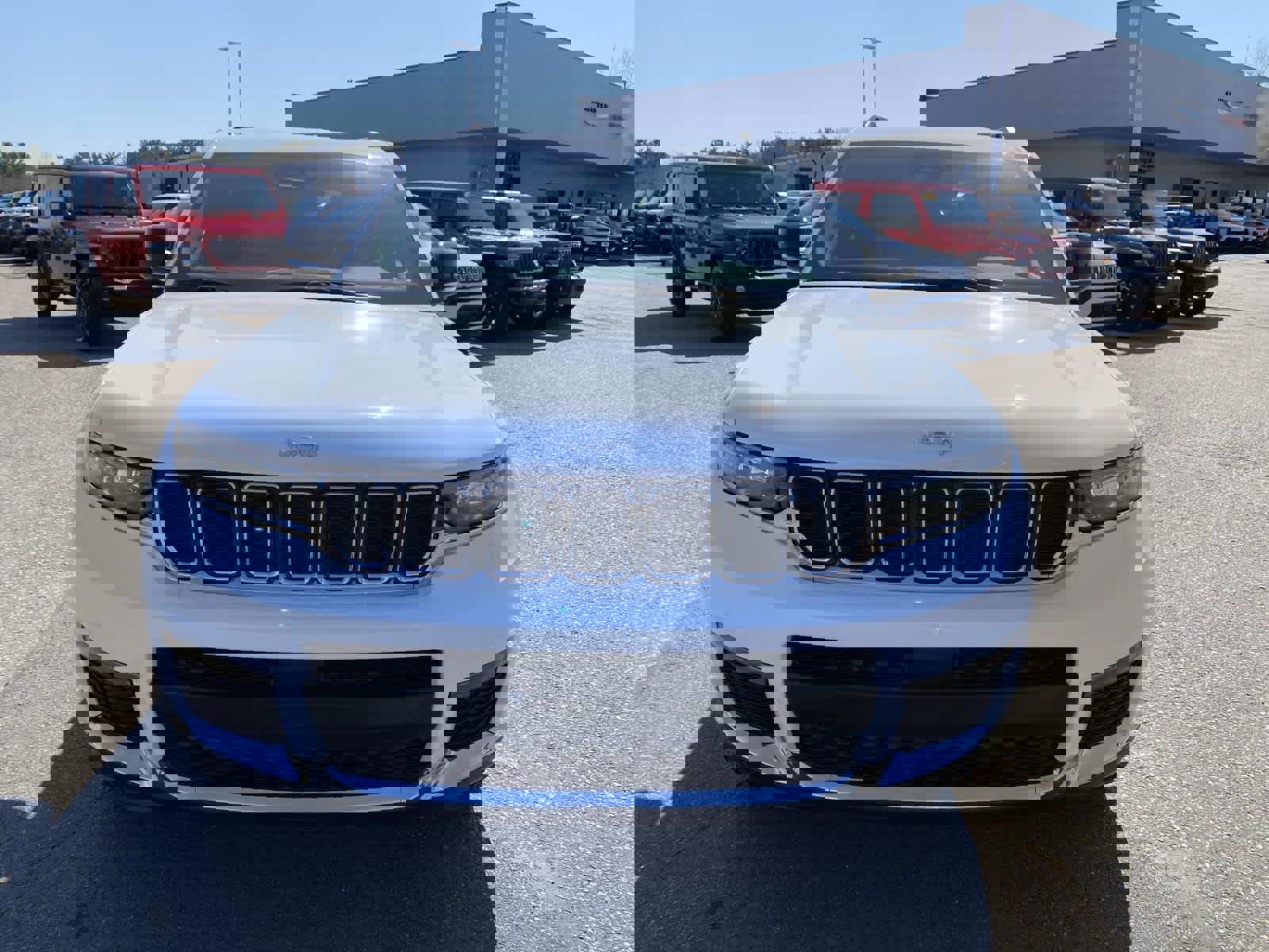 Used 2025 Jeep Grand Cherokee L Limited w/ Trailer Tow Package image 11