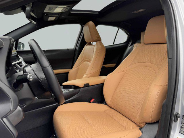 Used 2023 Lexus UX 250h FWD w/ Premium Package image 18