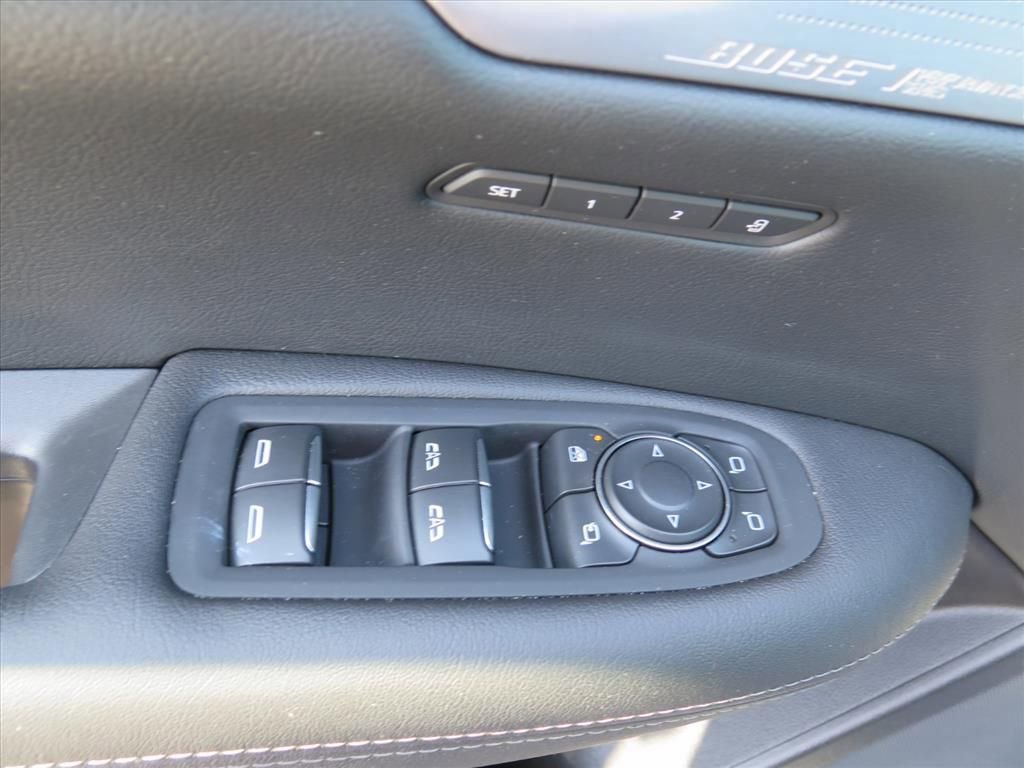 Used 2025 Cadillac XT5 Premium Luxury image 10