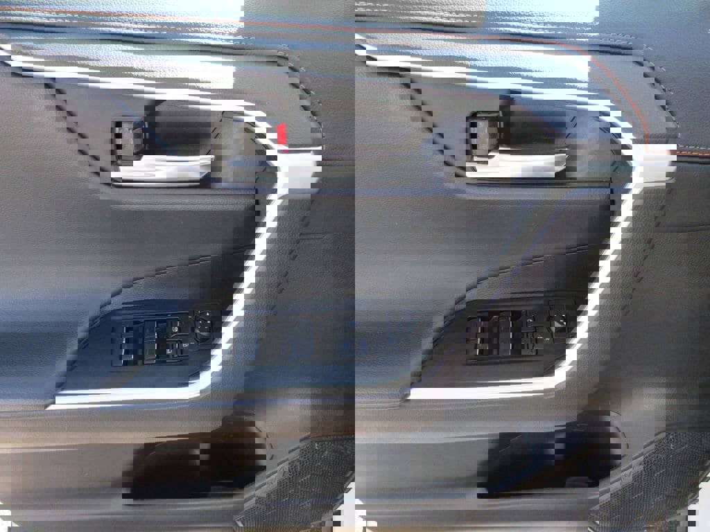 Used 2024 Toyota RAV4 Adventure image 22