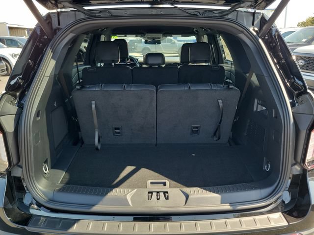 Used 2026 Ford Explorer ST-Line w/ Premium Package RWD image 21