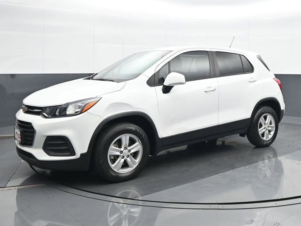 Used 2021 Chevrolet Trax LS w/ LPO, Cargo Package image 2