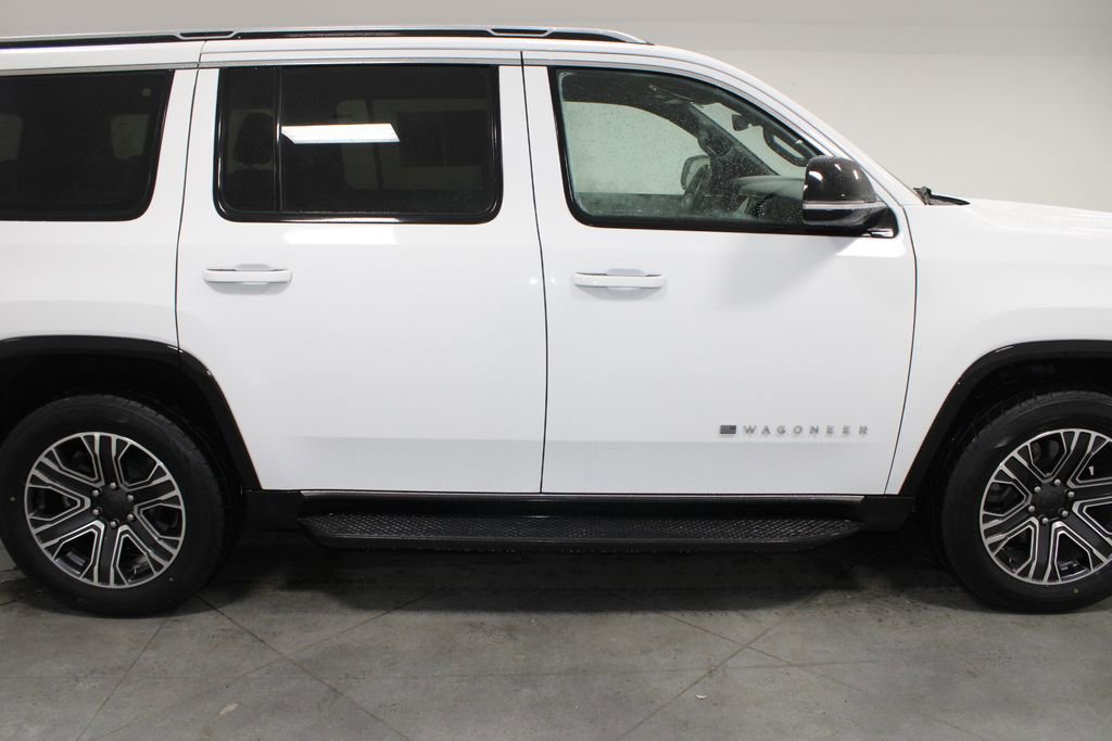Used 2024 Jeep Wagoneer Series II image 11