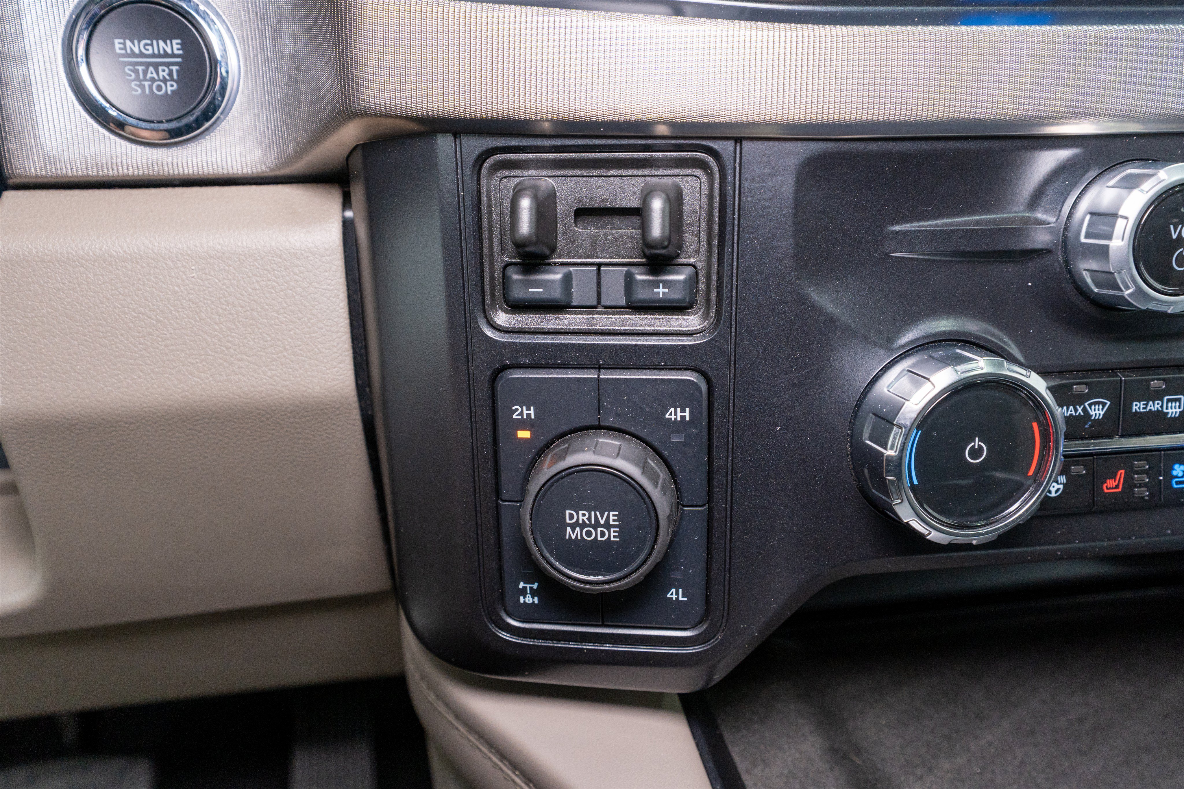 Used 2026 Ford F250 Platinum w/ Platinum Plus Package AWD/4WD image 28