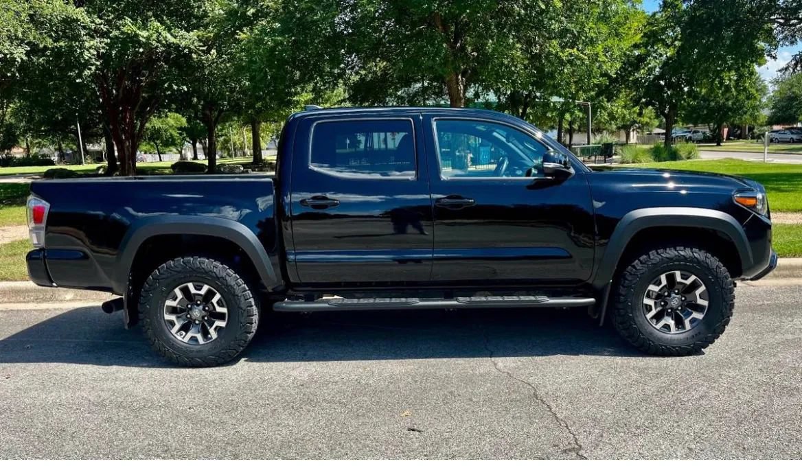 Used 2022 Toyota Tacoma TRD Off-Road w/ Technology Package AWD/4WD image 6
